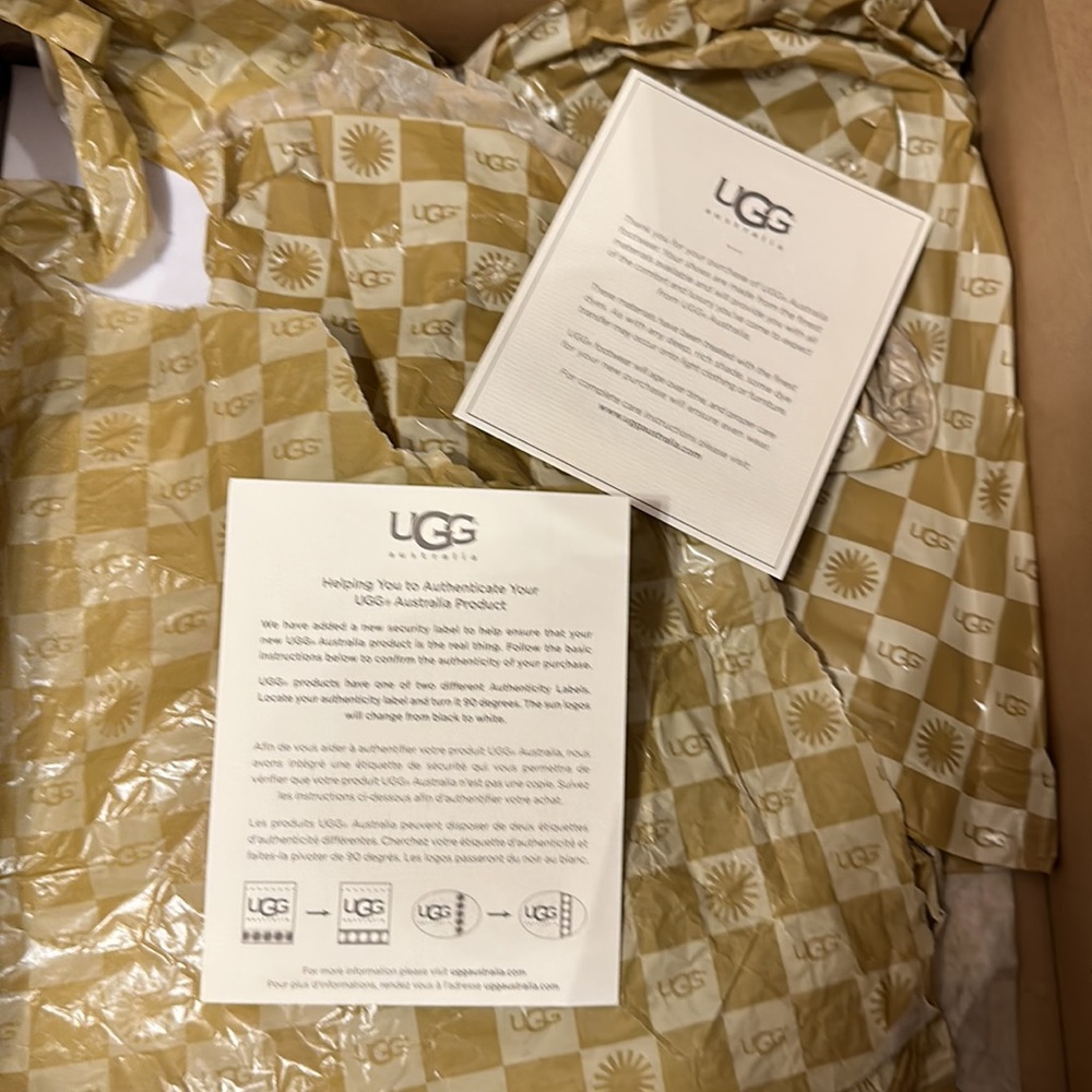 Ugg Black With Bailey Button Stingray - image 8